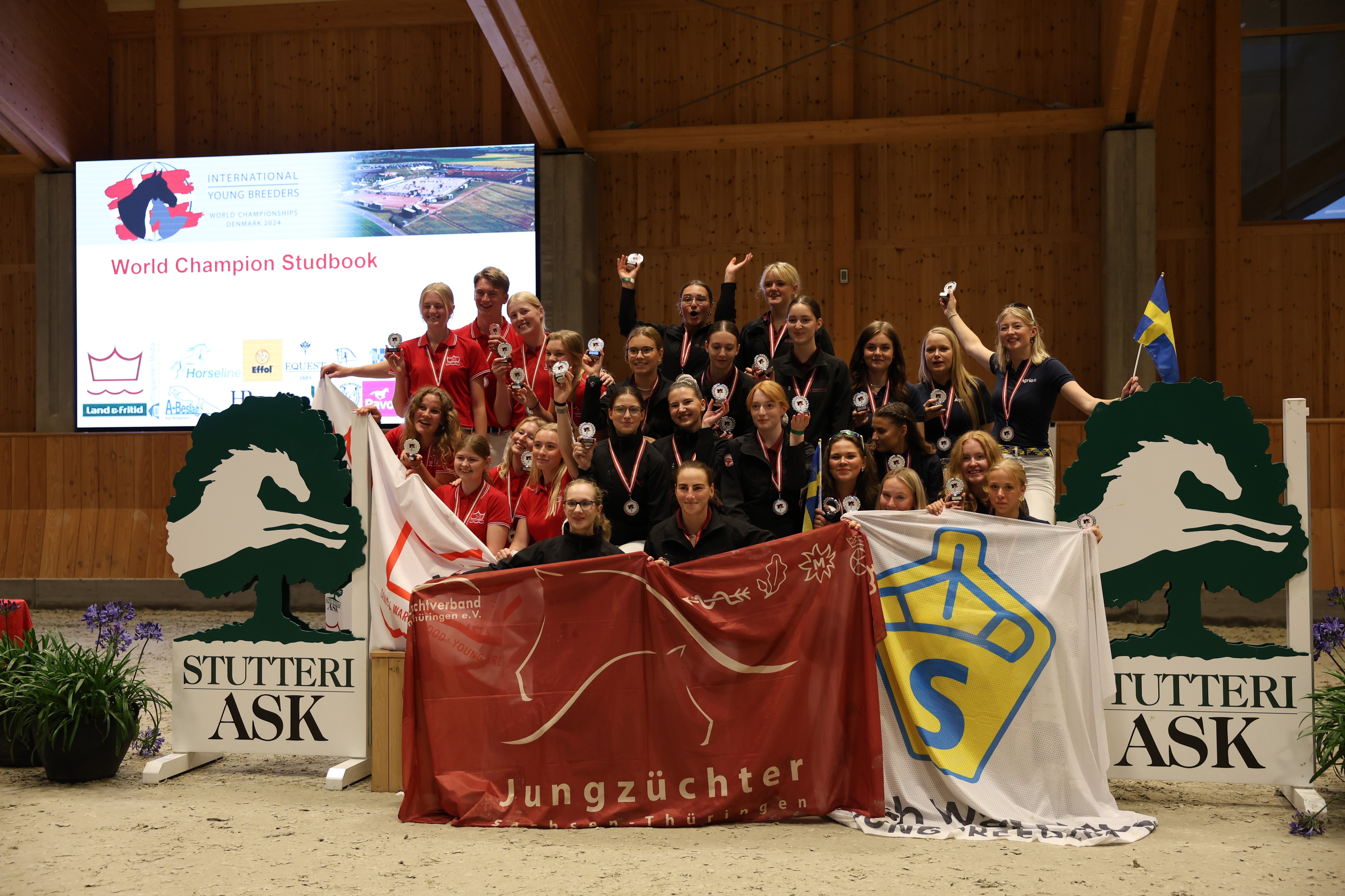 Photo 1: World Champion Studbook: Pferdezuchtverband Sachsen-Thüringen e.V.  emerged victorious as studbook champions, with Danish Warmblood reserve studbook champions and Swedish Warmblod Association in bronze position. Photo: Ridehesten.com